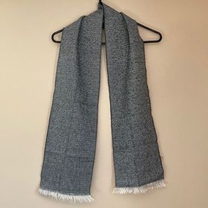 Gray scarf